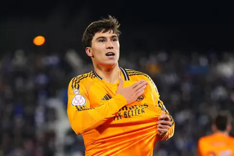 بعد اتفاق خيتافي.. آس: جونزالو جارسيا ينتظر قرار ألونسو في ريال مدريد